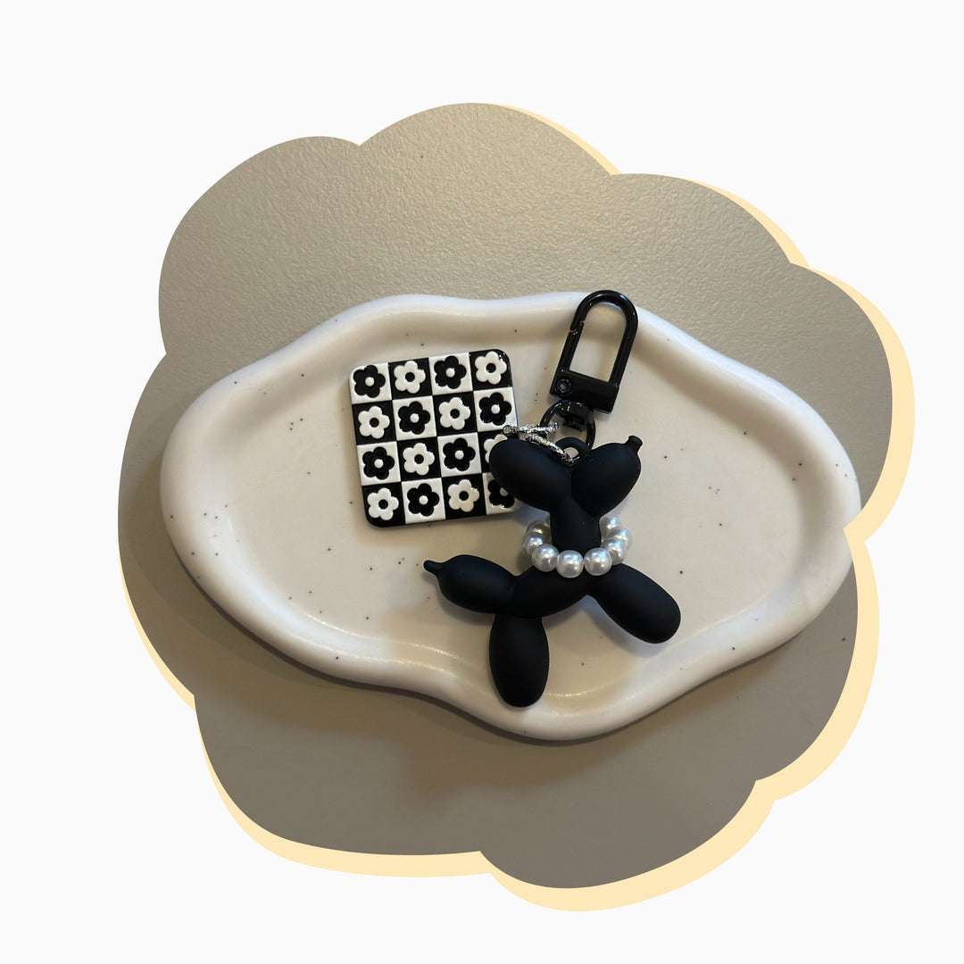 Fashion balloon dog keychain charm – playful black and white bag decoration gift