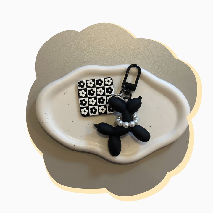 Fashion balloon dog keychain charm – playful black and white bag decoration gift