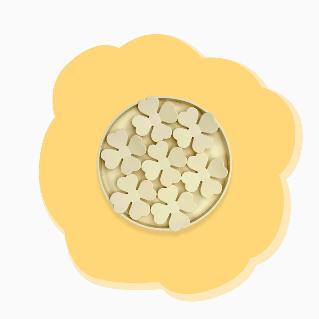 Yellow snuffle mat for dogs and cats – interactive slow feeder for anxiety relief and digestion improvement.”