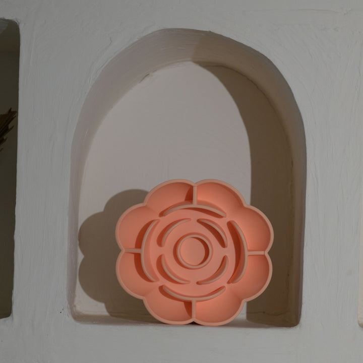Durable Flower-Shaped Blossom Slow Feeder – Coral Peach for Dogs & Cats