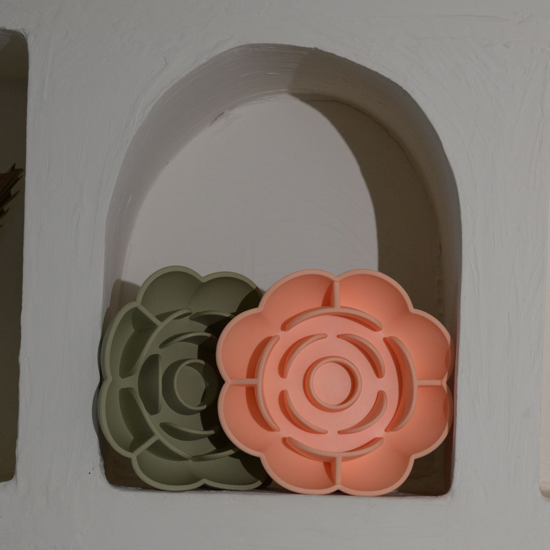 Safe & Fun Blossom Slow Feeder in Sage – Premium Floral Design for Pets