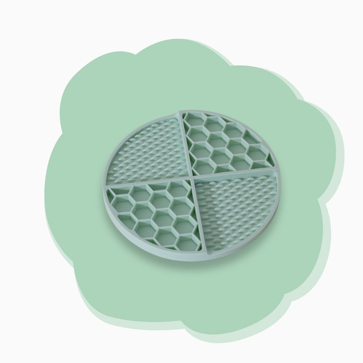 Durable silicone dog and cat enrichment mat in flower design – slow feeder for anxiety relief and healthy digestion.