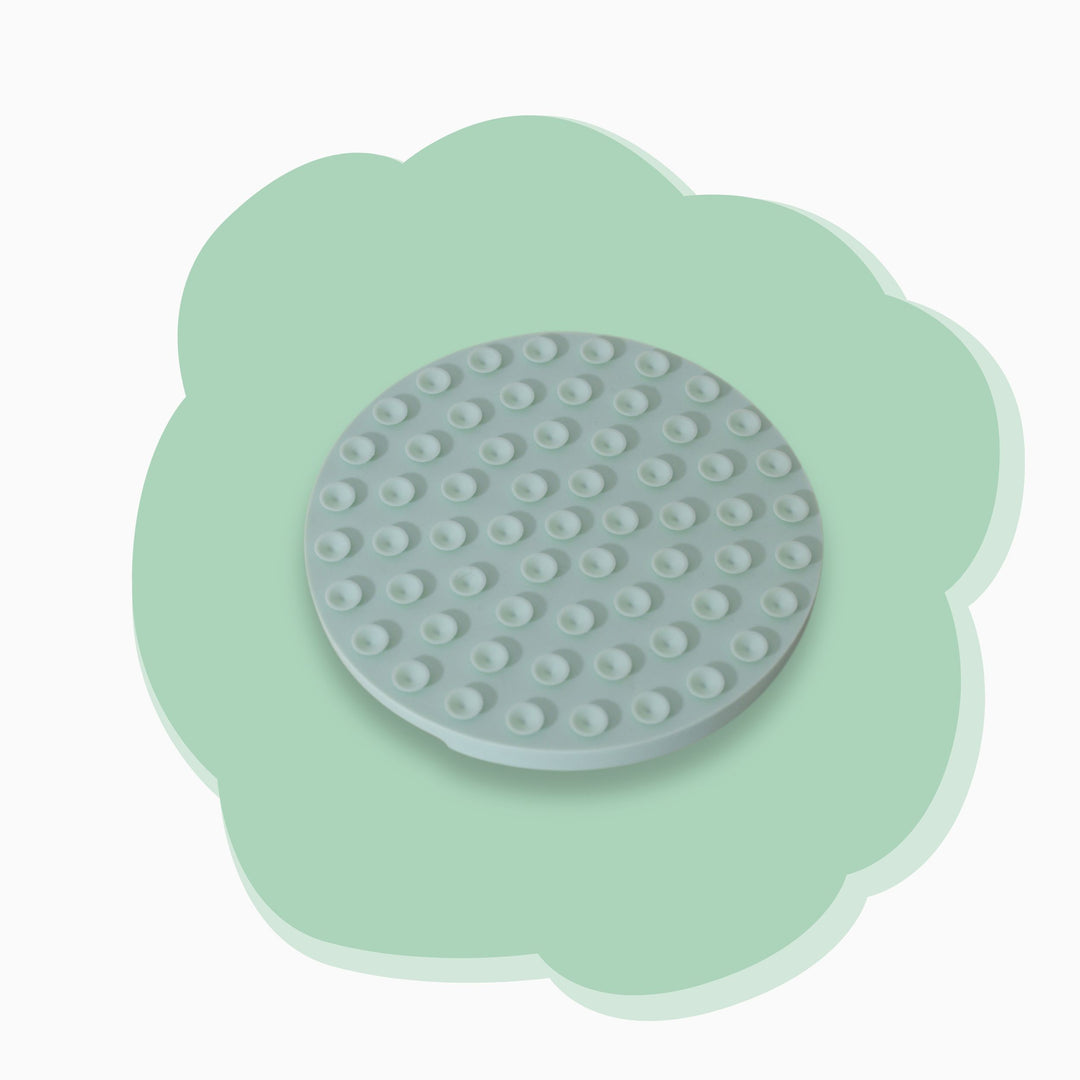 Calming enrichment lick mat for pets – food-grade silicone slow feeder plate to reduce stress and boredom.